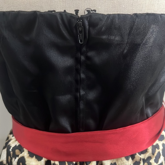 Studio Y Leopard Print Strapless Dress 7/8 | A8 - Picture 6 of 7